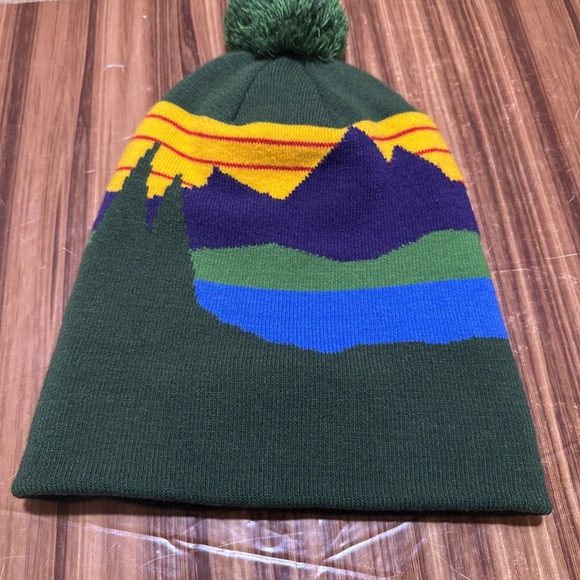 LL Bean Pom Pom Beanie Hat Snow Winter Cap Christmas Mountain Scene Katahdin - Picture 3 of 5